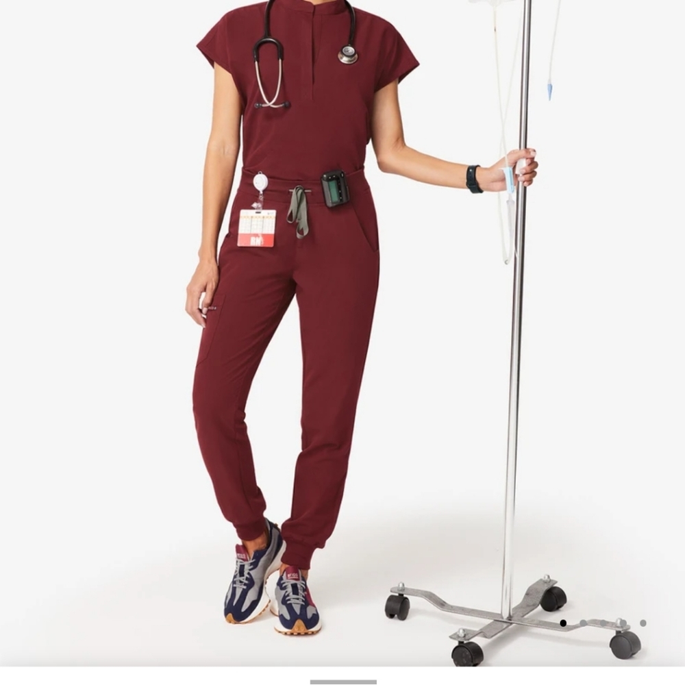 FIGS ZAMORA JOGGERS BURGUNDY